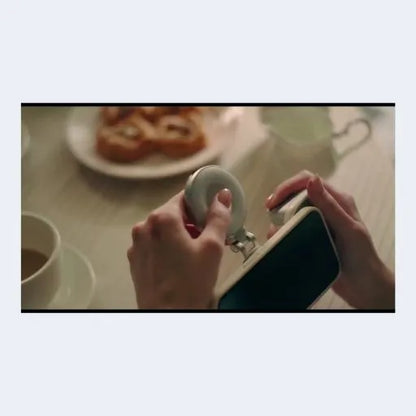 SnapGrip™ マグネット式カメラグリップ